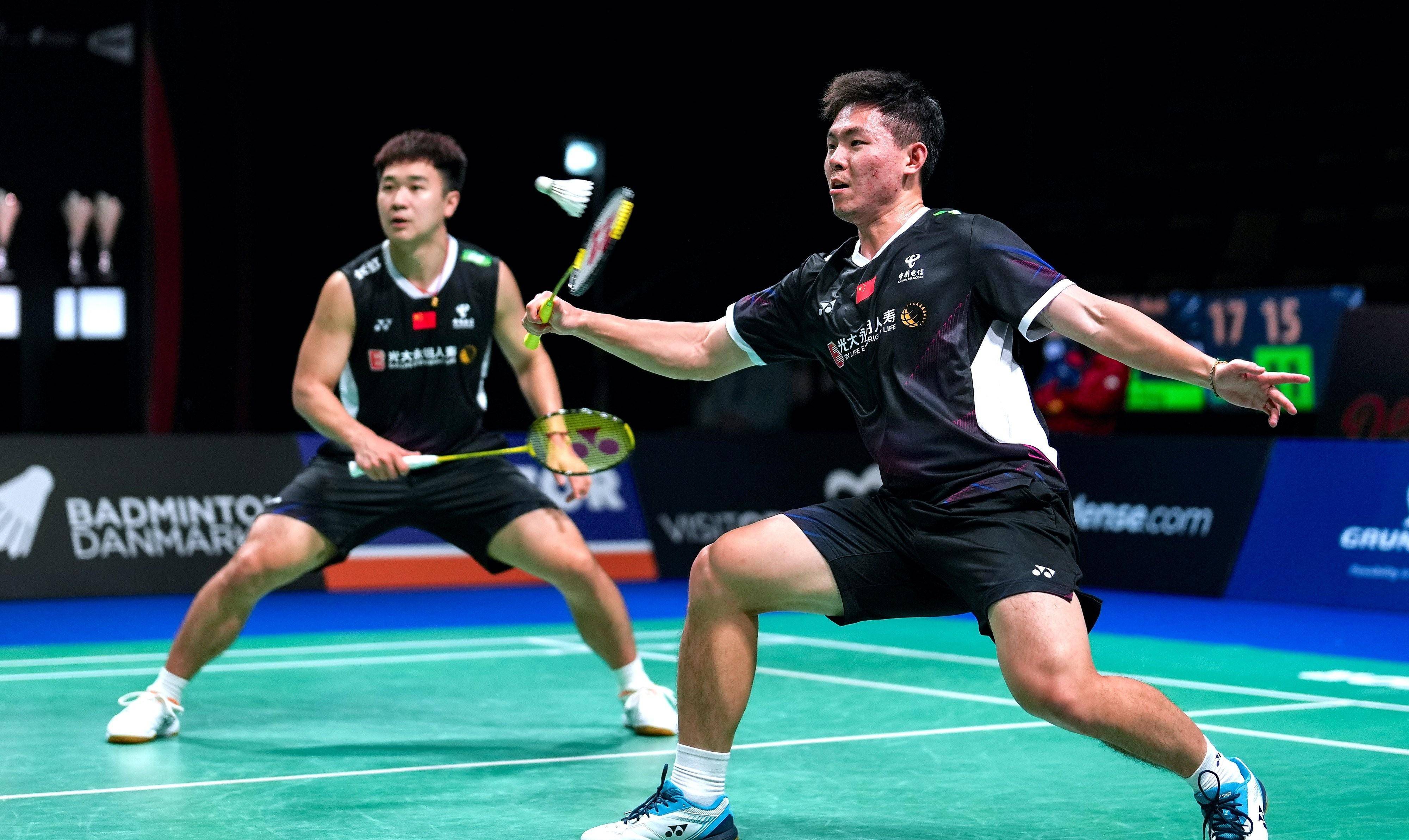 球星爆发!羽毛球赛场再现神级操作的简单介绍 球星爆发!羽毛球赛场再现神级操作的简单介绍