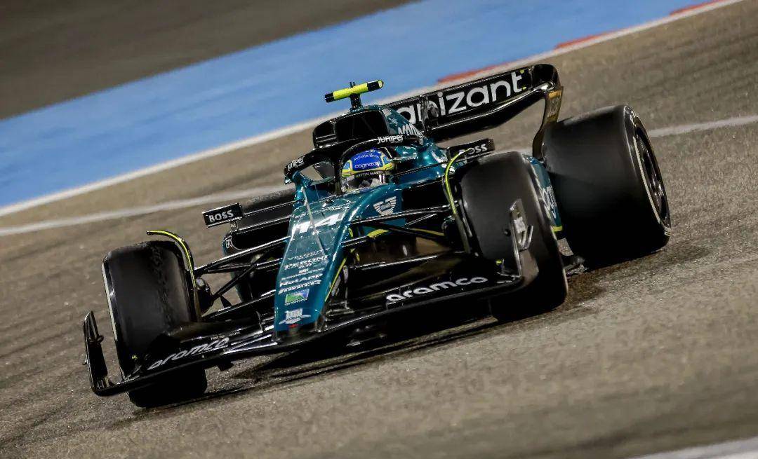 关于哈斯车队翻盘阿斯顿马丁,阿隆索惊艳四座的信息 关于哈斯车队翻盘阿斯顿马丁,阿隆索惊艳四座的信息