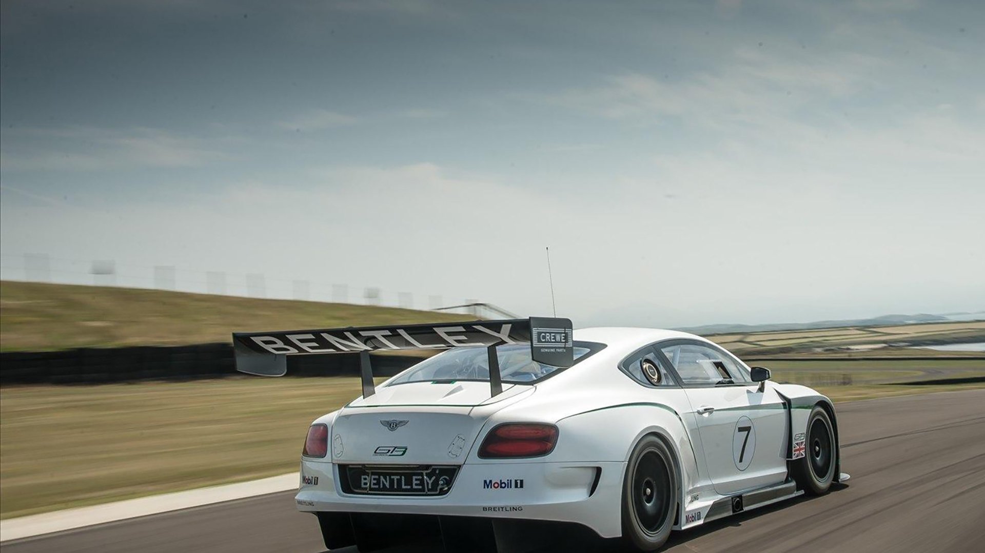 从绿茵场到硬木球场，内马尔在东决关键战之夜的实力宣言