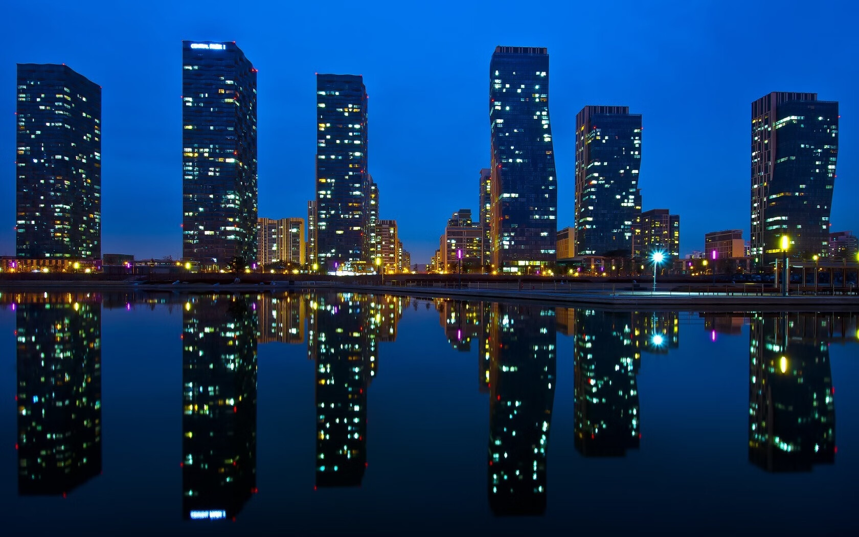 双星映照决战夜，76人终结悬念，英格拉姆主宰焦点之战