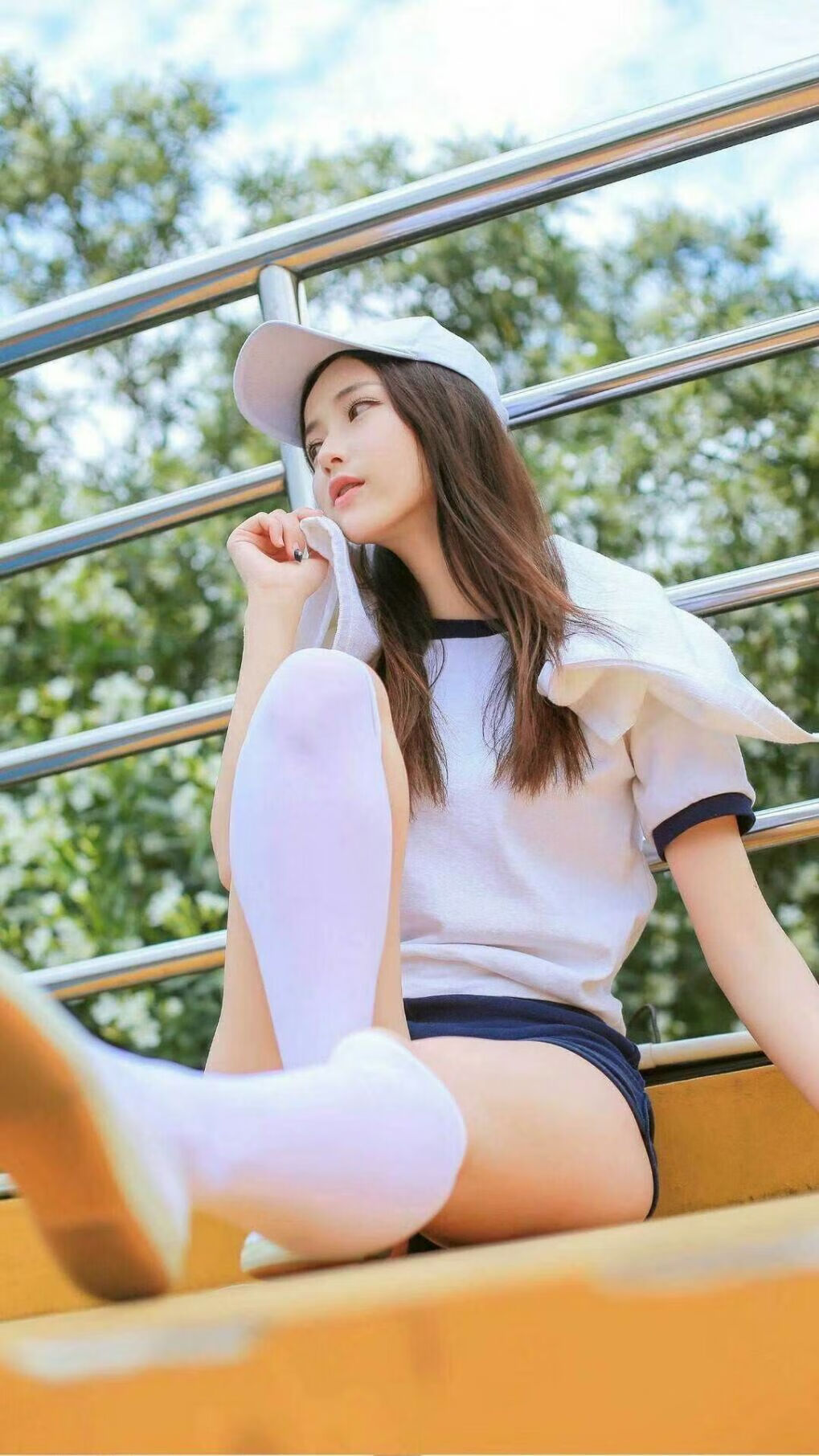 体育的戏剧性，曼城与阿森纳的极限角力，及国家队的冷门警示